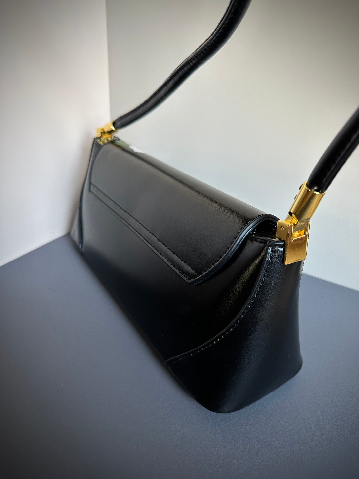 Gardenia Vintage Vibe Structured Bag