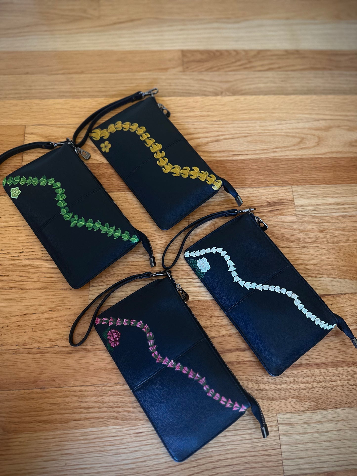 Lei Wristlet Set
