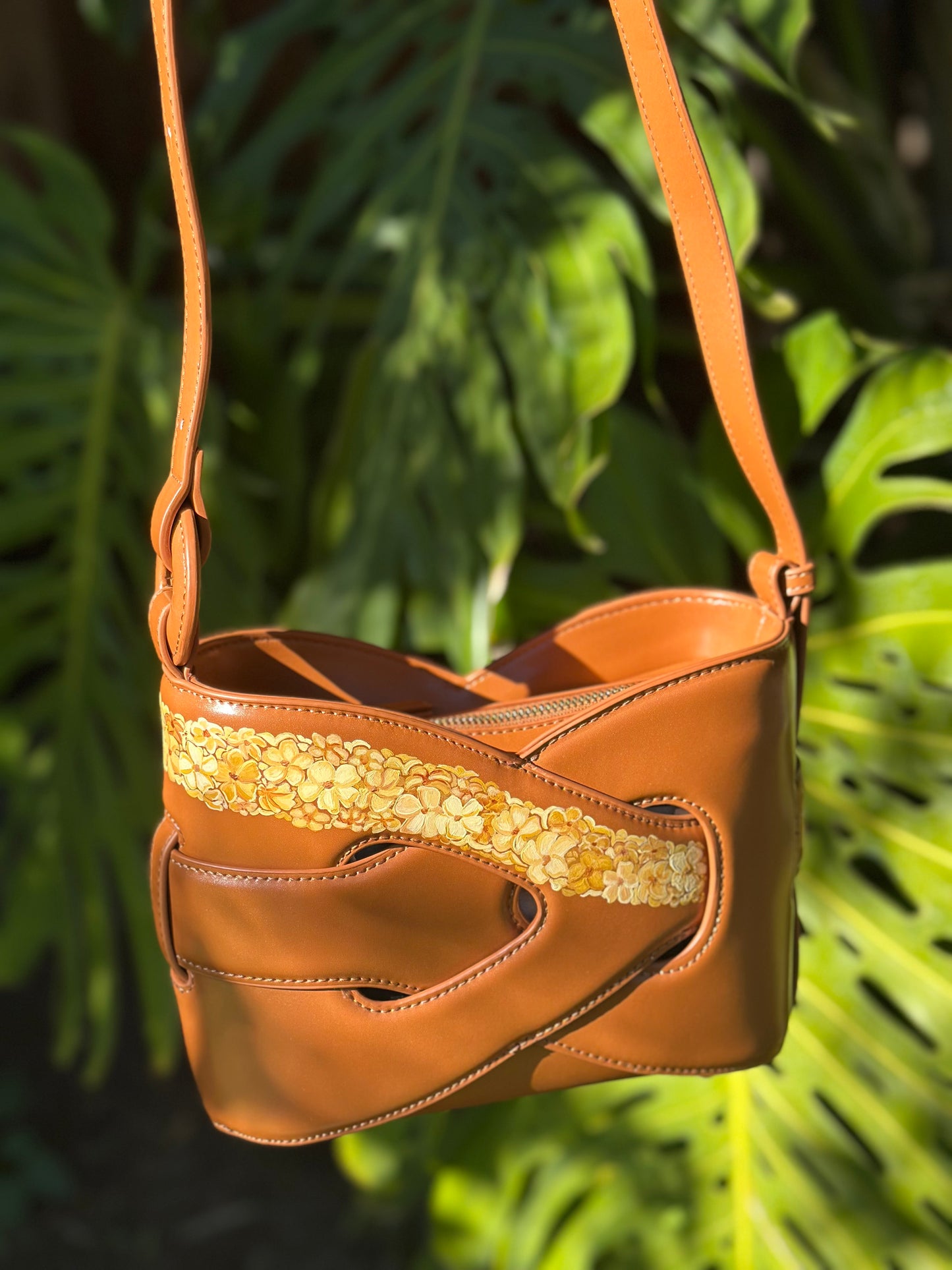 Puakenikeni Poepoe Knotted Bag