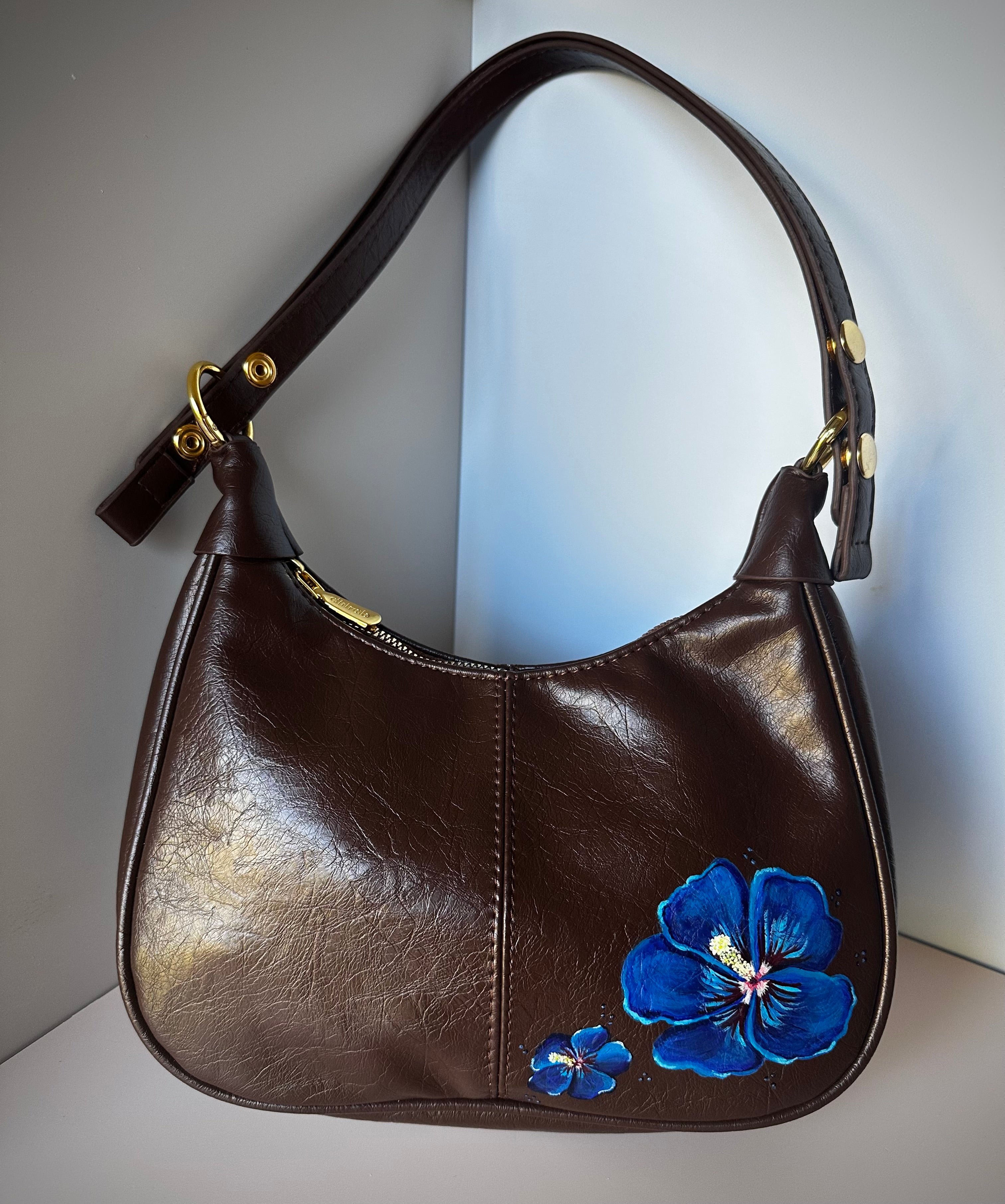 Hibiscus Textured Convertible Bag – momo kim atelier